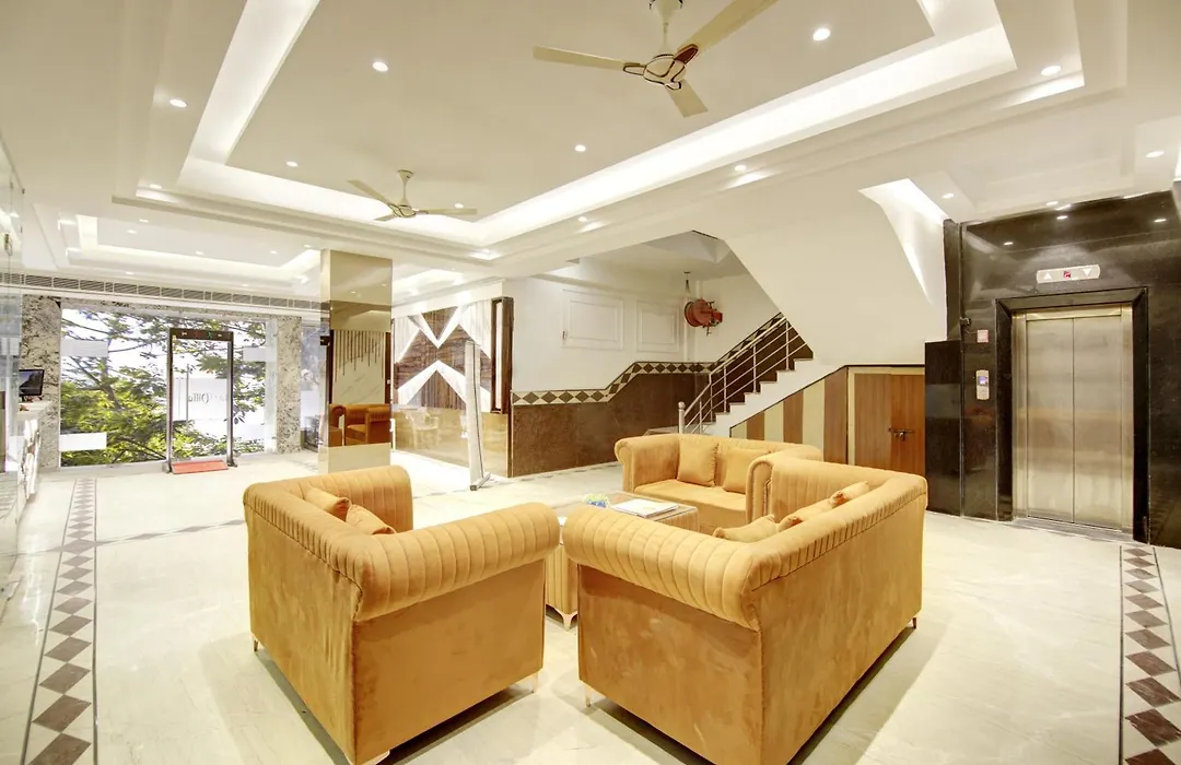 Hotel Star Villa City Centre Connaught Place - Airport Pick Up & Drop-1